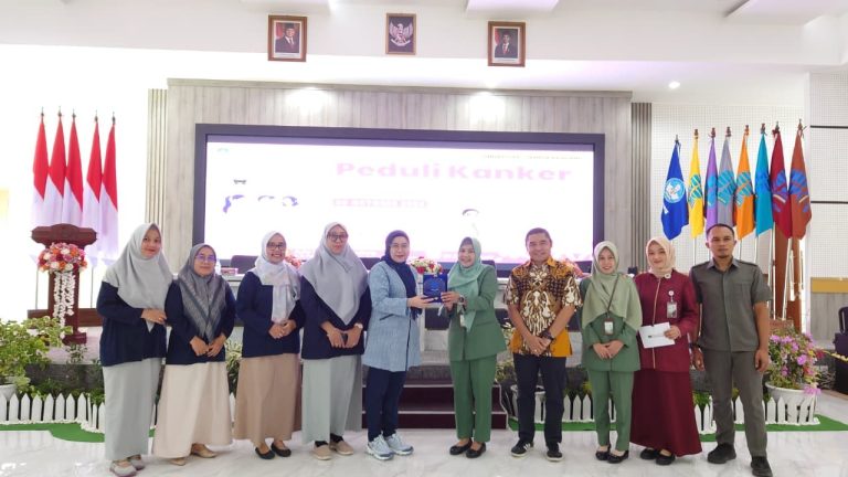 UT Padang Gelar Kegiatan Peduli Kanker Payudara Sedunia Bersama RS Islam Siti Rahmah