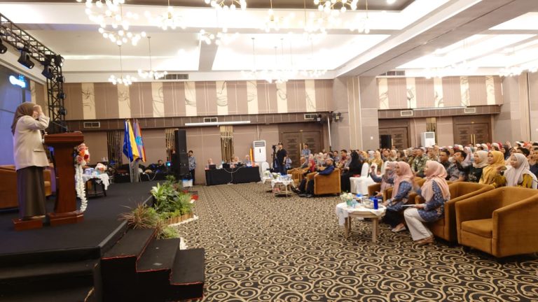 Mahasiswa Universitas Terbuka Padang dari Berbagai Kabupaten/Kota Ikut Seminar Akademik