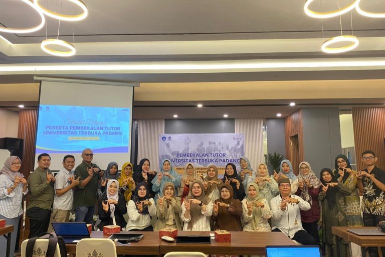 Lebih dari 100 Tutor Universitas Terbuka Padang Mengikuti Pembekalan